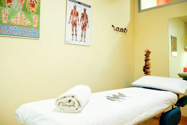 Sala de teràpia manual · Llum càlida i intimitat a cada sessió